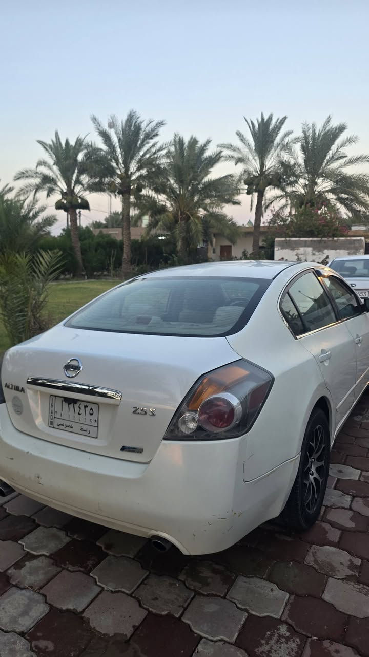 نيسان التما موديل٢٠١٢
بصمه ابواب
خليجي لون (صدف)
تبريد 
اربع جمات كهربائي 
سنويه ٢٠٢٨
گير محرک مكفولات 
 بالجاملغ الخلفي ضربه اقل الشبر   ومصبوغه حزام جمالية  
سياره اب شرط نفس صوره اذا مو احلا لاتاخذه 

سعر٧٥   
الرقم ***********
المكان الكوت
