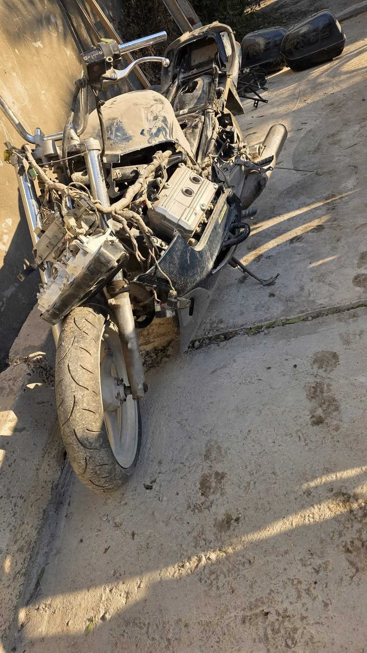 السلام عليكم
للبيع هوندا ST 1100 رقم ديالى وياها دراجتين ادوات ما مرقمات التفاصيل داخل المنشور للتواصل *********** 
المكان بغداد جسر ديالى
