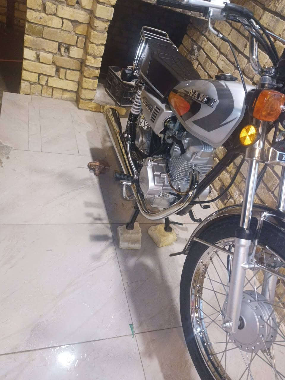 سلام عليكم ورحمة الله  من رخصة صاحب الكروب دراجه نامه موديل 25اوراق دراجه شوفت عينك  سعر 625وبيه مجال هاذه رقمي ‏‪***********‬‏
الموشراي لا يكسر بسعر  وحياكم الله
