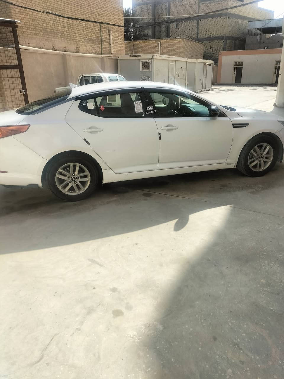 سلام وعليكم سياره وبتيمه موديل 11وارد خليجي بيه تلث قطع كدامك سونار بصوره رقم بصره سعر ميه وخمسه  وبيه مجال قليل مكان سياره قرنه شرش ***********
