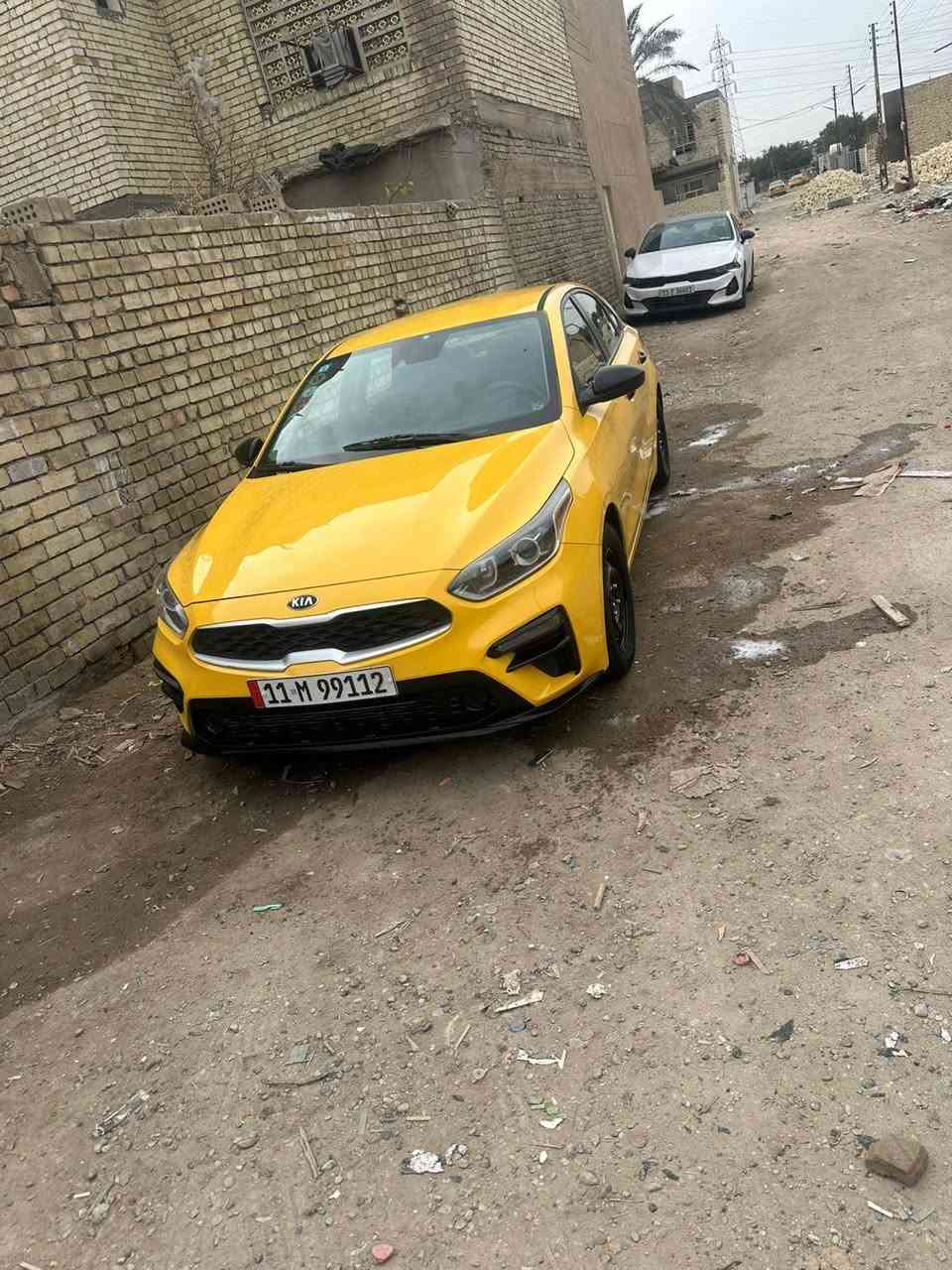 سلام عليكم فورتي موديل 19 وارد كندي رقم الدولي الجديد بمسي تحويل ثاني يوم مواصفات كشنات تدفئه  ستيرن تدفئه قبل كم يوم سويتلها إدامه كامله سياره خير من الله مبدل كير ايتي مفتوحه بيها رواجز محرك 2000 دوش ضربتها جاملغ خلفي وجاملغ إمامي بدون داخل بل عراق ***********
