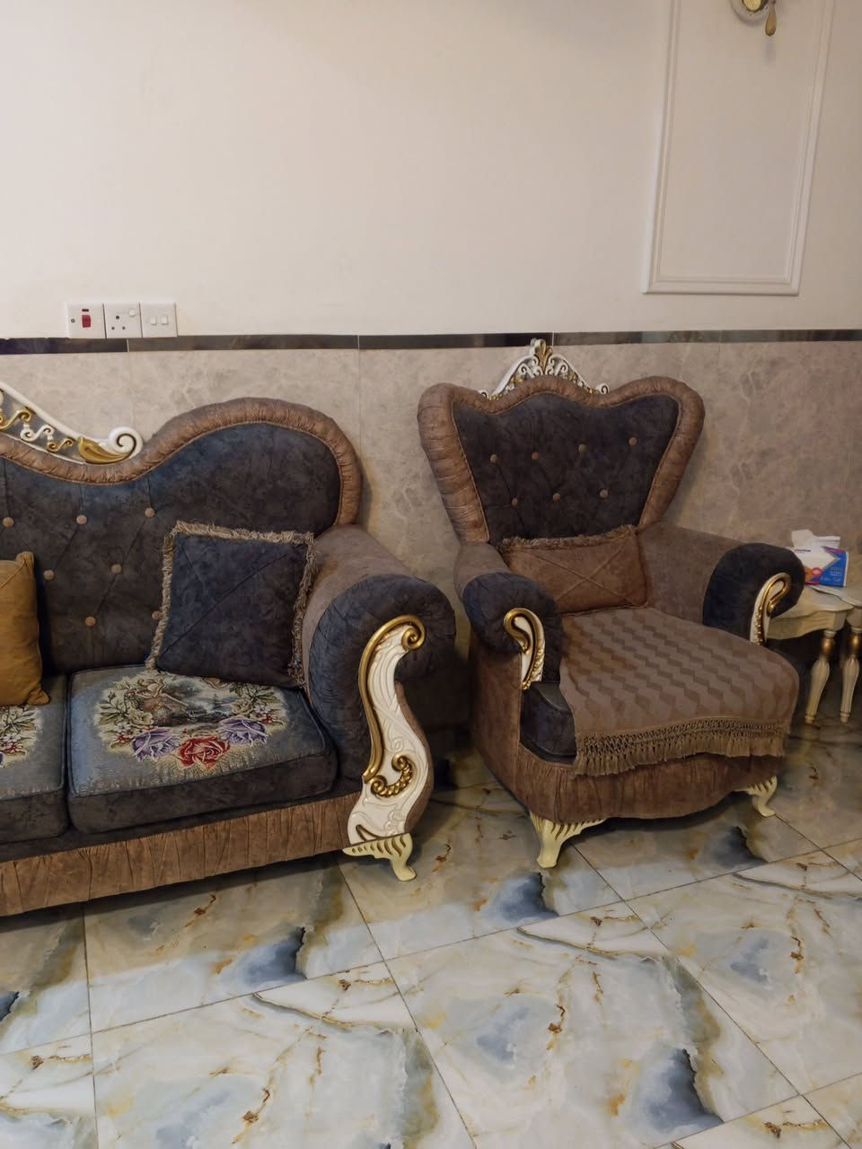 ملكي اخو الجديد الله شاهد تكمه وراقي تاخذه عمر مو سوكي ويتخسف ب750 وبي مجال تخم تركي 8 مقاعد تكمه ورزانه يحتاجله غسل فقط 250 مكاني الغزاليه وعندي طبلات 150 وبيهن مجال وسطيه واربعه صغار وبلازمه حجم 55 ب250


**إذا كنت صاحب هذا الإعلان وتريد حذفه لأي سبب، رجاءا أرسل رسالة إلى الدعم الفني**