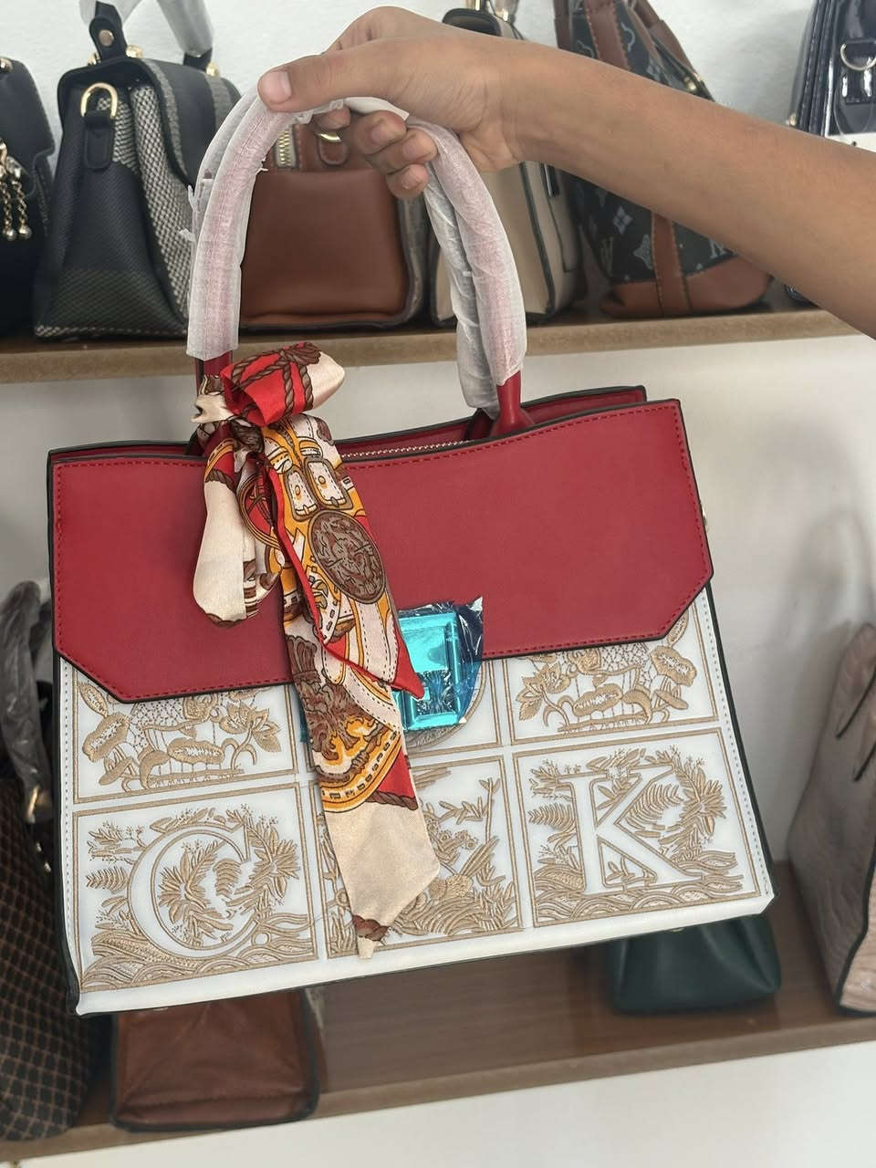 تابع متجري على تيك توك 
https://www.tiktok.com/@bink._5?_r=1&_t=ZS-96zGsPgHDp1

او على الانستكرام
https://www.instagram.com/bink_shein89?igsh=Z3JqYjkxOHRpM3dy&utm_source=qr


**إذا كنت صاحب هذا الإعلان وتريد حذفه لأي سبب، رجاءا أرسل رسالة إلى الدعم الفني**