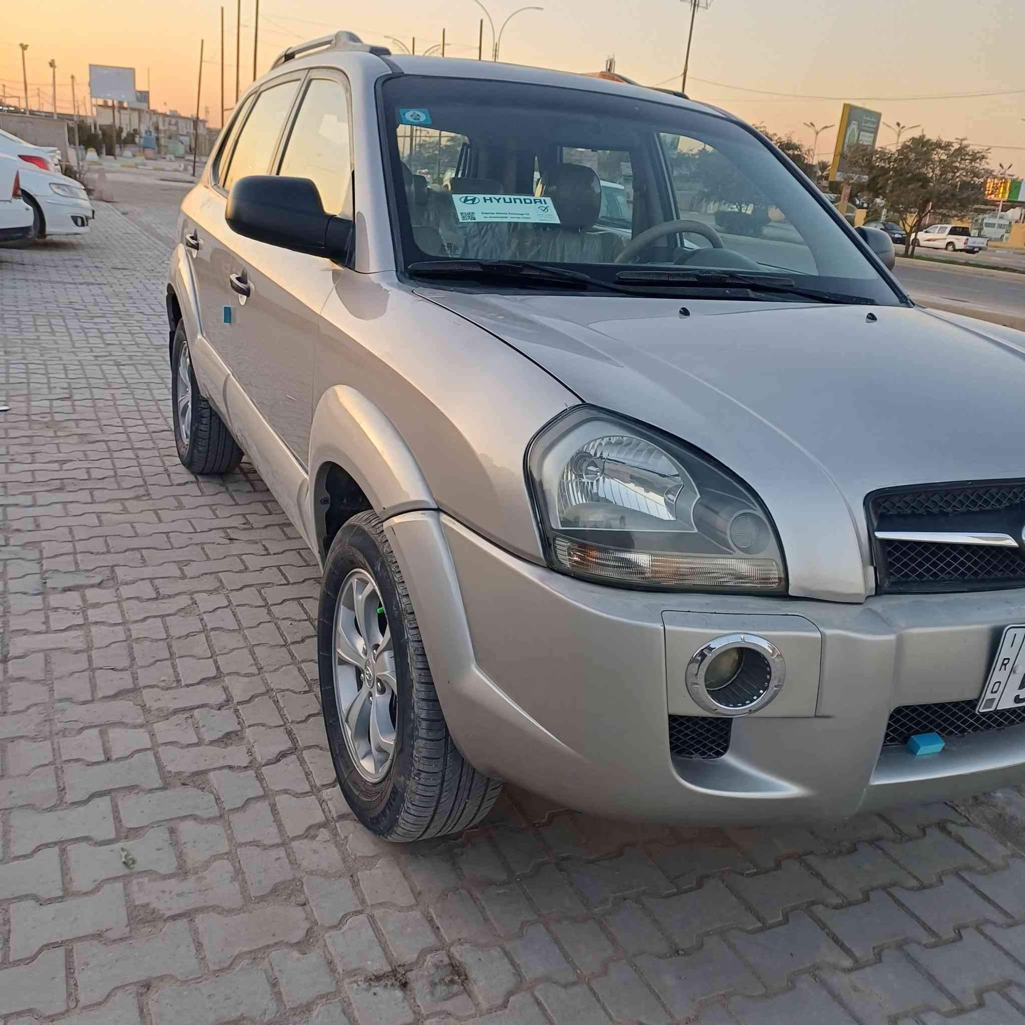 السلام عليكم توكسان موديل ٢٠٠٩ وارد خليجي محرك ٢٠٠٠ دوش رقم بغداد دولي بااسمي
مكفوله من الضربه والتبديل والفتح بيها شبر صبغ بشم البنيد 

محرك وكير وصدر جديد تخم تاير جديد تبريد تتدفئه شغال سياره جديده مال بيت برغي مامفتوح بيها على وضع الشركه فول موصفات ماشيه ١٩٠ الف كم

مكاني بابل 

السعر ١٢٠ 

***********
