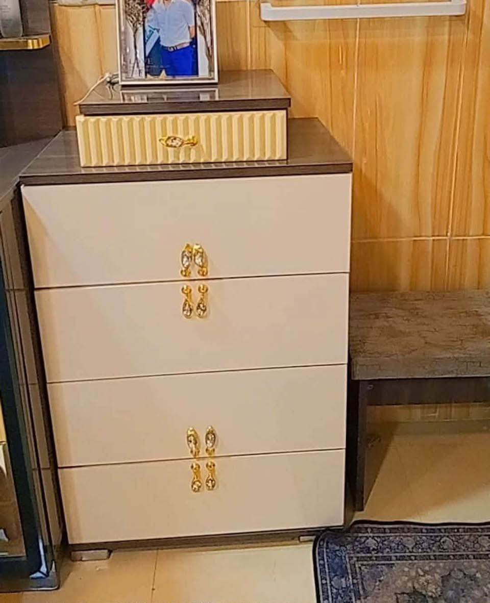 غرفة 10 قطع ثقيلة ونضيفة اي ضرار مابيها وسرير مخزن سعر مليون و250 وبيها مجال عنوان بعقوبة جديدة


**إذا كنت صاحب هذا الإعلان وتريد حذفه لأي سبب، رجاءا أرسل رسالة إلى الدعم الفني**