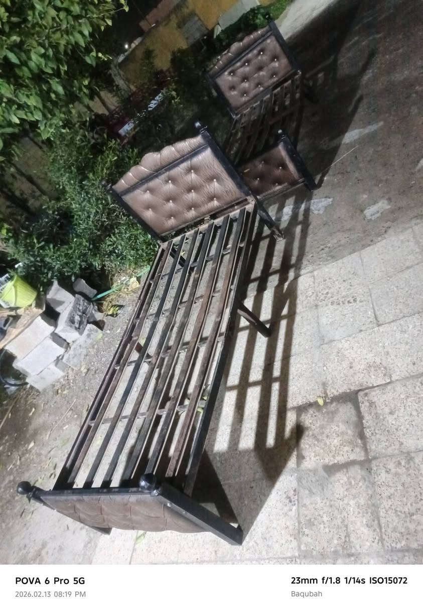 السلام عليكم جرابي ثنين للبيع نضاف السعر 80. للاتصال ***********
