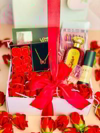 هدايا عيد الحب • عطور ومكياج • اكسسوارات