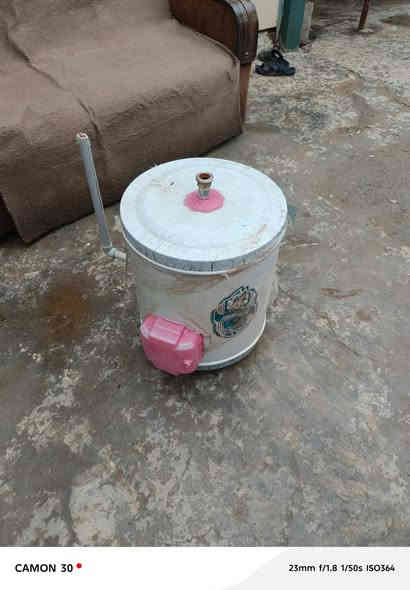 صوبات عدد 2 نضيفات بس يحتاجن فتايل ويه كيزر حجم صغير نضيف كامل هو وال هيتر وال اوتوماتيك  سعرهم 60الف عنوان كركوك قرب جسر الرابع ***********
