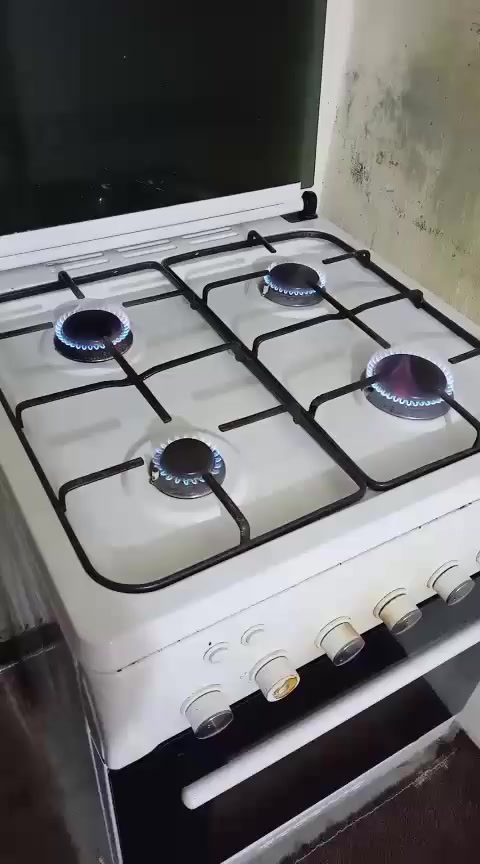 السلام عليكم طباخ مستعمل بس نضيف حيل وشرط شغال ما متعوب السعر 110وبي مجال ***********
