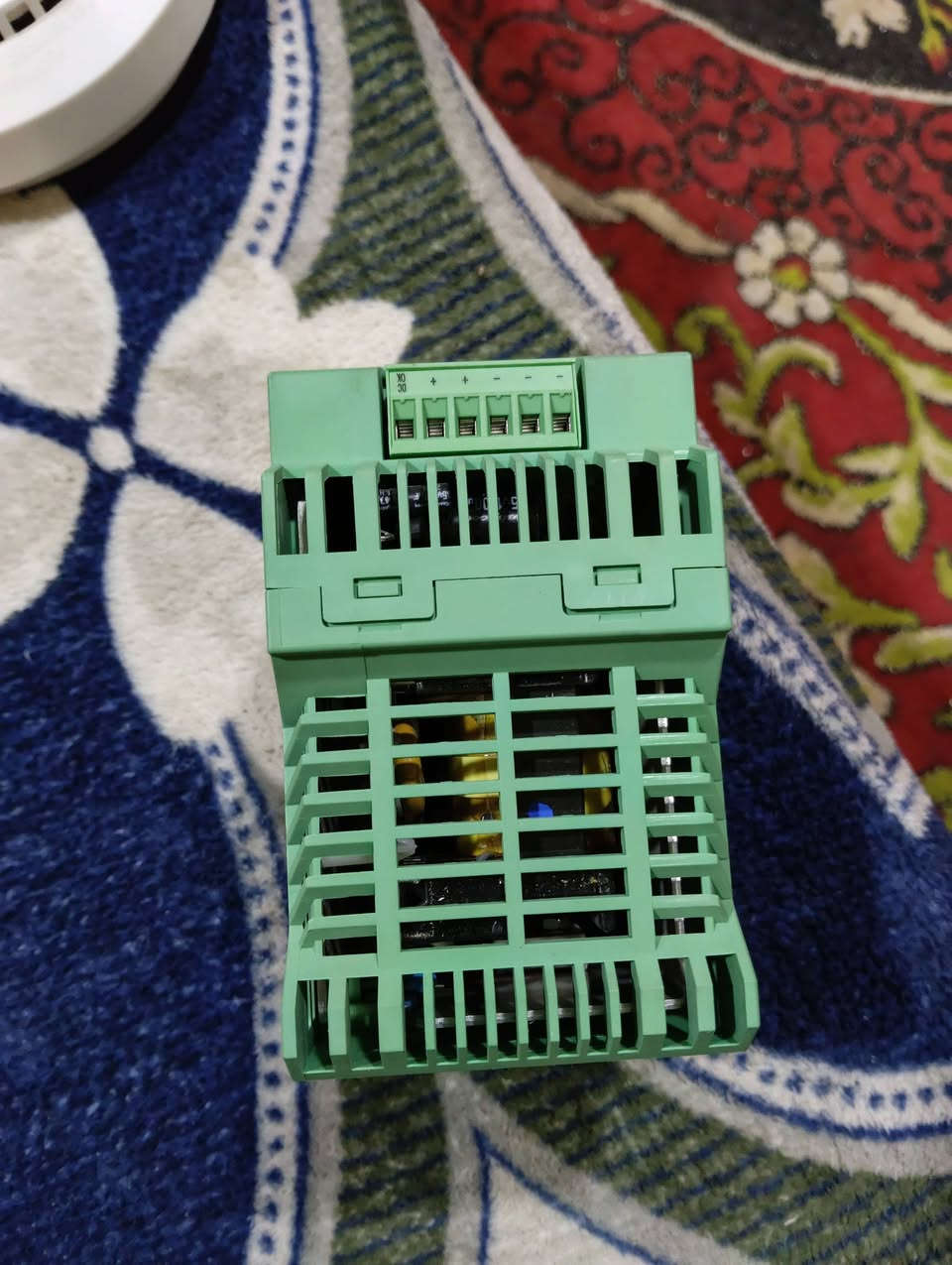 سلام عليكم عندي هاي الجوزه وجهاز انذار مال حريق اليفيدنه يتصل وبل خدمه ***********
