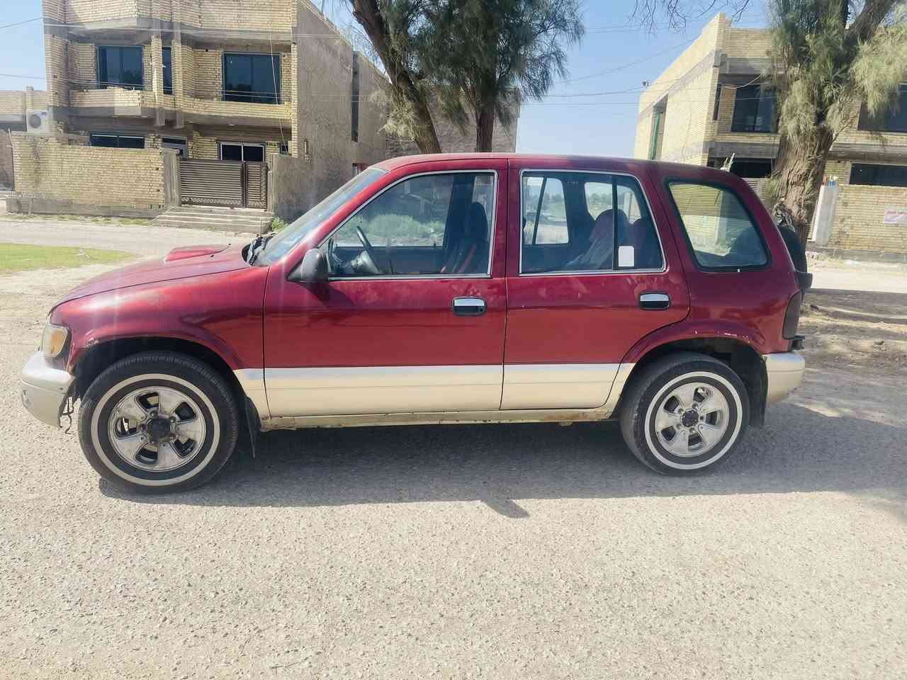 السلام عليكم
للبيع فقط كيا سبورتج 1994 كير اوتوماتيك محرك 2000 سياره رقم نكليزي بأسمي سنويه 2030 سياره صدر جديد عليه زوج تايرات جدد لايتات زينون  غرفته حلوه سياره خير من الله بيه ضربه كما موضح بل صوره خفيفه جداً سياره شرط تحويل تحويله ثاني يوم مشروع وطني وين ما جان بل عراق
الاستفسار اتصل اتصل *********** او مراسله صفحه
