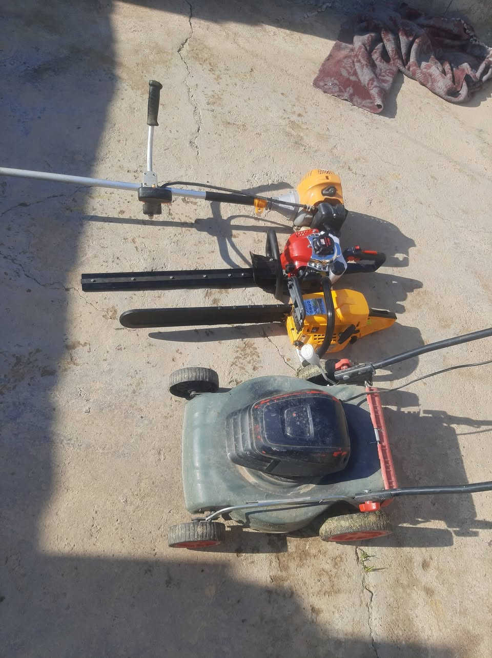 السلام عليكم على بركة الله تم وصل مينشار قطع اشجار ومينشار تقلين شجر الأس وأيــــــضا مستمرين في ترتيب الحدائق واسعارنا مناسبا للعندو وماعندو للأستفسار اتصل على الرقم ***********
او مراسلة الصفحة الخاص مفتوح 

رمضان مبارك على الجميع🌙
