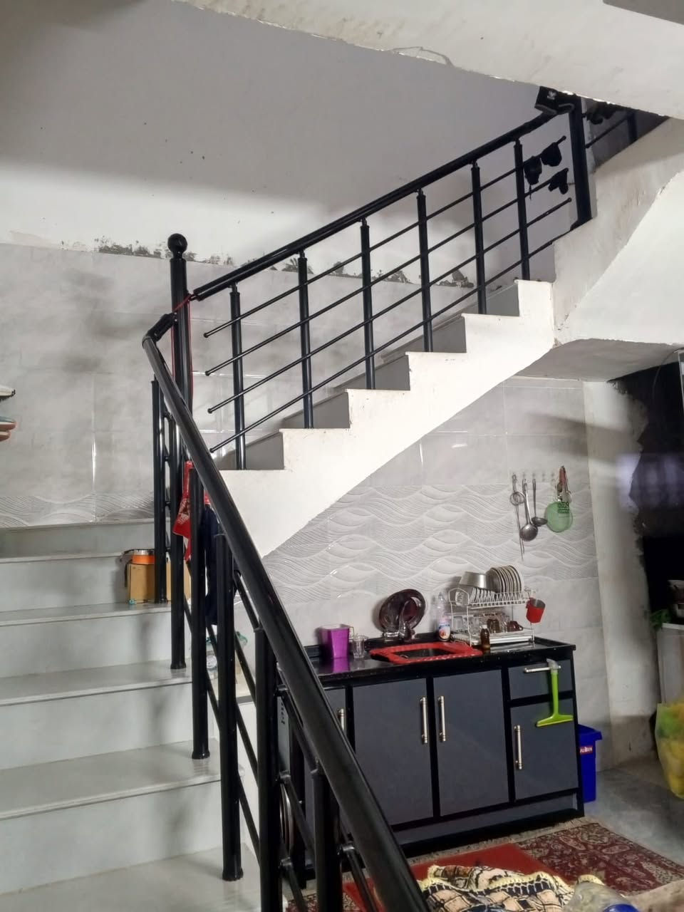 سلام عليكم بيت 100 متر يحتوي عله غرف نوم 3 وصاله ومطبخ وصحيات 2 البيت هور رجب شارع حنين للتصوير يم صباح سمكري السعر 125 وقابل للتفاوض الرقم ***********
