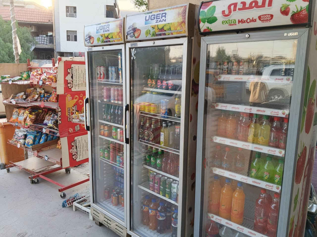 السلام عليكم ورحمه الله وبركاته
اسواق للبيع 

البلديات شارع الحشد 
مجاور مخبز الغدير 

تحتوي على 7 عارضات عمودية (( ٢ للشركات والباقي للمحل ))
مجمدة أفقية واحدة 
مسواك كامل أن شاء الله 
سبلت ٢ طن ميديا
ميز مكتب 
رفوف كاملة 

للاستفسار الإتصال على الرقم 
*********** ابو مصطفى المياحي
