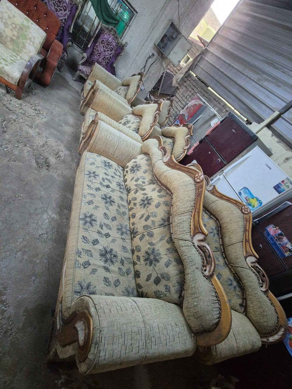 تخومه للبيع بسعر مناسب العنوان بابل الحمزة الغربي الحي العسكري الاستفسار ***********
