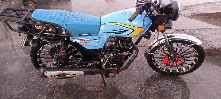 سلام عليكم دراجه للبيع سيفان سونك 200 موديل 2024 اخت الزيرو كفاله من عده الدشبول محترك الدراجه اوراق مامفتوح بيها برقي السعر 750الف وبيها مجال العنوان بابل مشروع المسيب وهاذه رقمي ‏‪0772 484 3062‬‏
