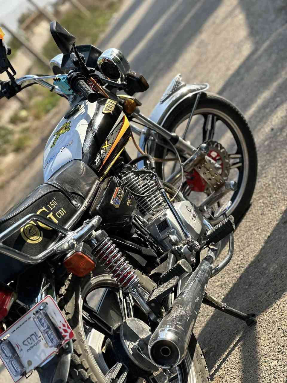 سلام عليكم دراجة للبيع موديل ٢٠٢٣ دراجة نظيفة محرك مامفتوح اوراق كاملة السعر ٥٧٥ وبيها مجال مكان ديالى تقاطع ‭٠٧٧٧ ٤٢٥ ٦٥٩٤‬
