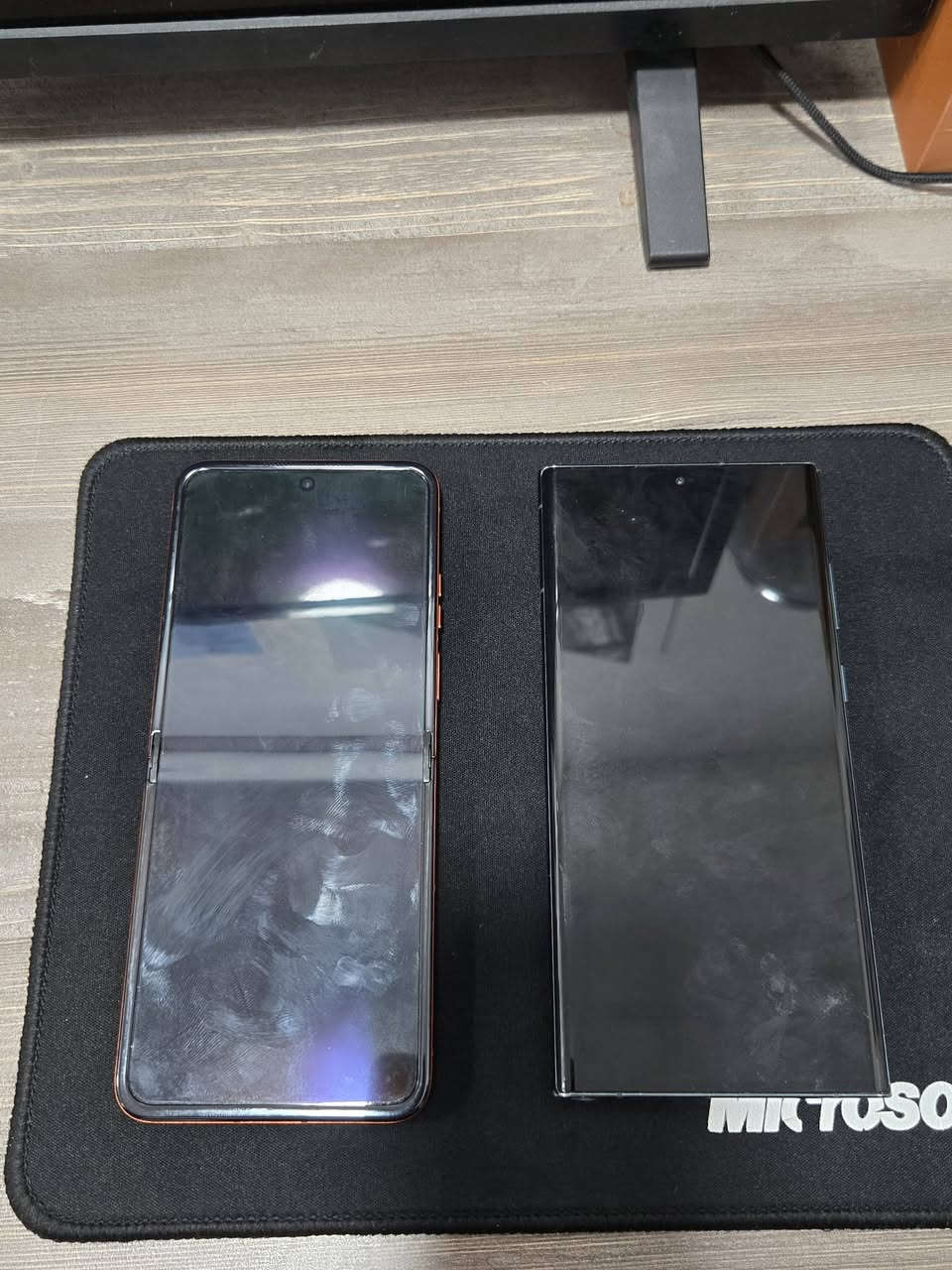 جهازين للبيع

موترلا ريزر 50s Flip
ذاكرة 256
عشوائية 16
جهاز نظيف وجديد استخدام كلش قليل وتربروف مكفول.
سعر 400.

S22 ultra فحم ماعرف شنو وضعه
سعر 150

مكاني بغداد حي المواصلات توصيل داخل بغداد فقط. 
***********
