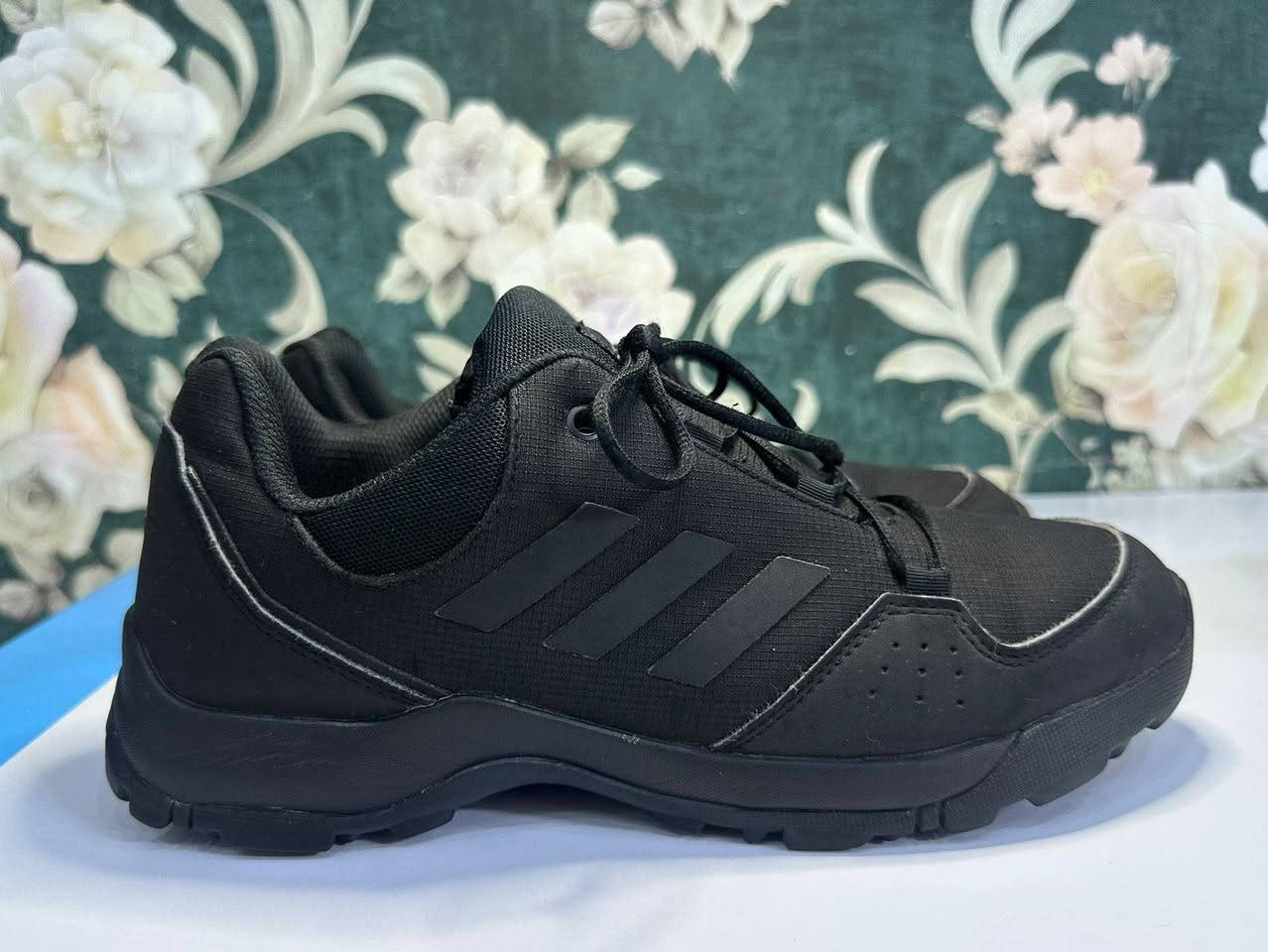 اديداس قياس 40 
طول القدم 25.5
اصلي وكالة 
السعر 15


**إذا كنت صاحب هذا الإعلان وتريد حذفه لأي سبب، رجاءا أرسل رسالة إلى الدعم الفني**