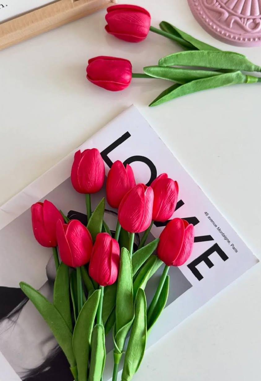 ورد توليب صناعي مسكات اجنن والوان راقيه 🌺🌹
عرض خاص وكميه محدودة 🔥🔥
متوفر جمله ومفرد باسعار تنافسه ومناسبه جداً 
سعر الدرزن جمله ب٢٢ الف فقط 🔥 
الدرزن ١٢ مسكه كل مسكه بيها ١٠ وردات 
للحجز والاستفسار ماراسلتنا خاص او واتساب 
***********
