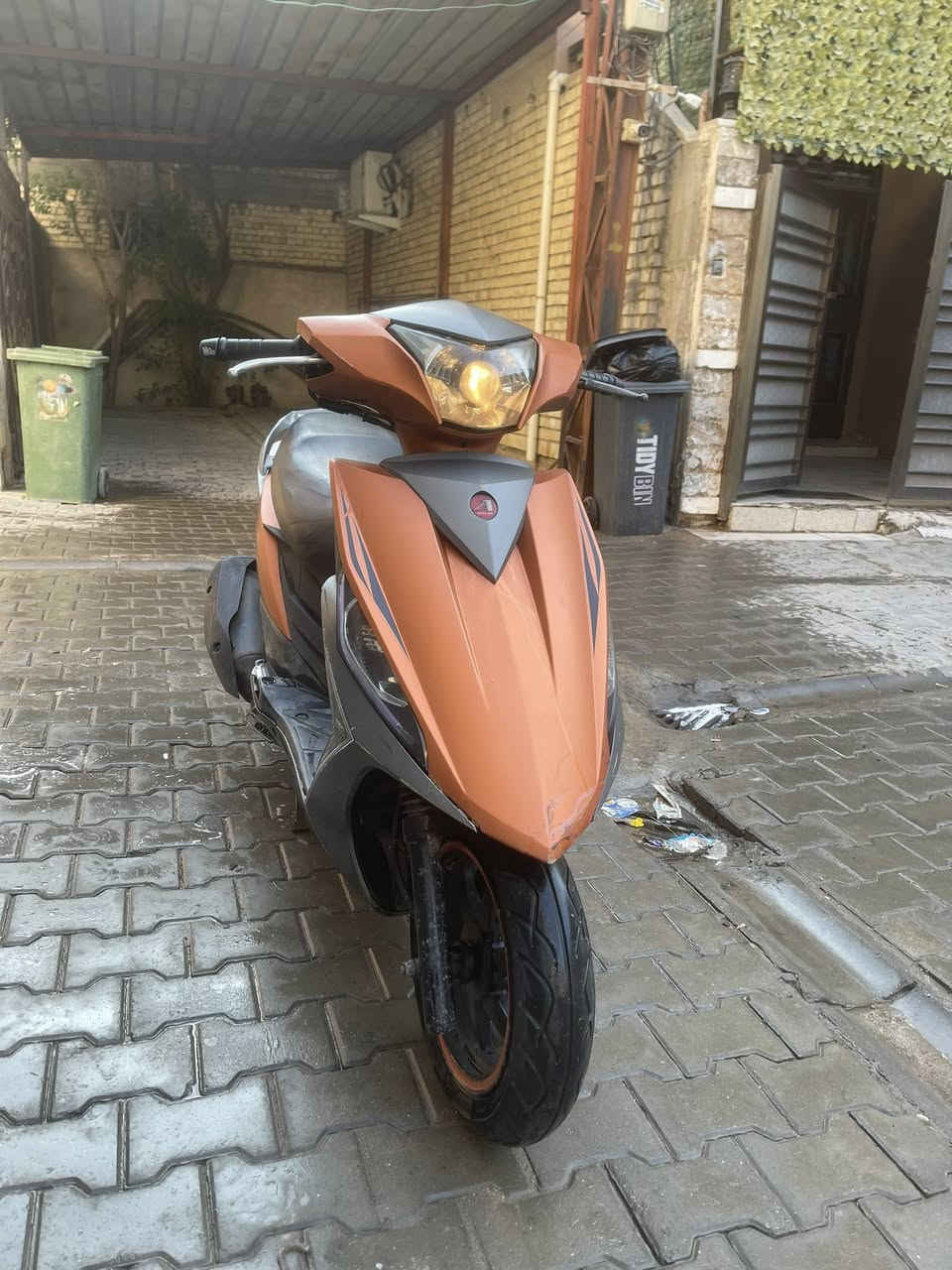 السلام عليكم للبيع سيام لد الحديث حجم المحرك (150)شلعه ومعدل طيران كهربايات كلها شغاله كفرات نضيفه وحلوه للون المميز محرك ممفتوح السعر 700 وبيها مجال *********** [ بغداد /الكريعات ]
