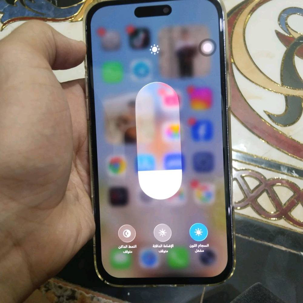 السلام عليك
14برو ماكس 
اخوان جهاز نظيف يعني نظيف شركه 
مبدل شاشه فقط 
بطاريه اصليه 79 
فيس ايدي شغال 
بي ضربه بشاصي بسيطه 
اخوان مستعجل على بيعته 
بدون وعود كاذبه اخوان 💙 
السعر :680 وبي مجال بسيط