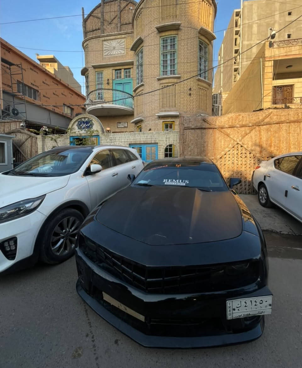 سلام عليكم للبيع كمارو ٢٠١٣ سياره حيل نضيفه حادثه جاملغ و بنيد و بيه صبغ الجاملغ العكس السايق لا شاصي ولا لغود ضرره سطي مكينه كير شرط تبريد ثلج ❄️ سياره مناقصه شي …. الاضافات الي عليه عليه اكزوز كامل من الطول الطول اكس بايب دون بايب و عليه بطيخات ht poer بعدهن بلضمان …. عليه دعاميه zl1 و عليه لايتات zl1 و عليه زراع عدسات هم بعدهن بلضمان …… عليه اوياله z28 و عليه سبيسر و بيه زوج تايرات جدد ….. عليه برمجه يم الراوي سيفتي المكينه و عليه بوب كرون و طلقات و عزم كلش قوي عليه ادامه السياره …. سياره بانزين فقط محسن و دهن جديد فيول بم عبوه جديده حماوه انساه لانو مبرمجه و المنضومه مال ميه امضبطه ميه بلميه عليه ….. عليه دوسات مال هنسي و عليه شباك مال هنسي السياره بلحقيقه احلى من الصور بهواي … السياره ابسمي و تحويل ثاني يوم مكان السياره بغداد الاستفسار *********** 
السعر اب ١٠٥ و بيه مجال بسيط
