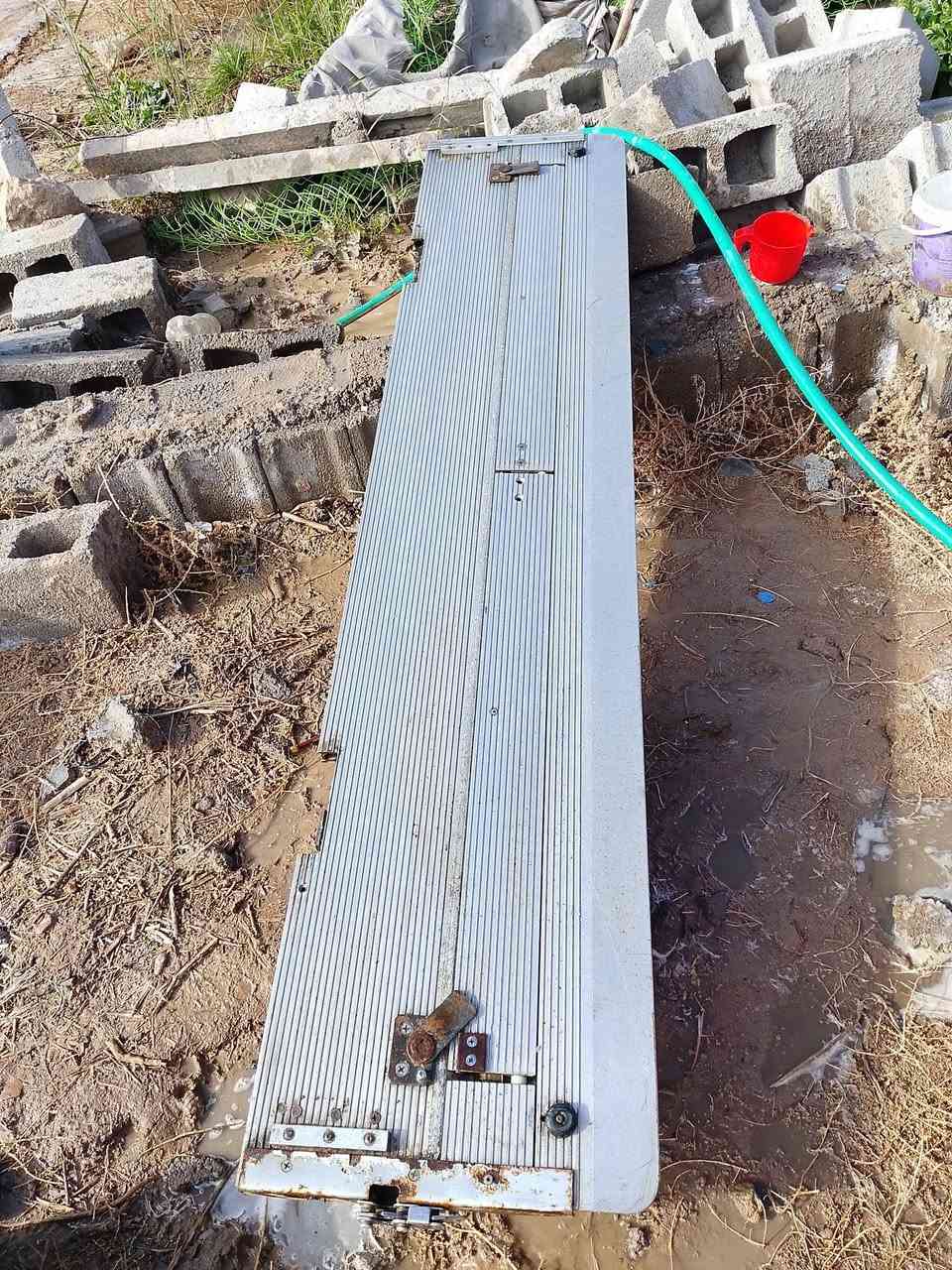 عرض 222 ارتفاع 46 بغداد باب للبيع ***********
