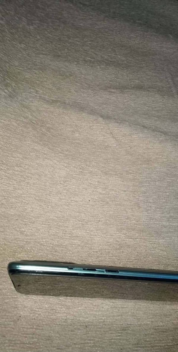 السلام عليكم
انفنكس هوت ١٠بلي للبيع 
جهاز شغال كلشي مابيه بس بي عطل بل لاقطه يعني بل اتصال تسمعهم وميسمعوك ميلقط صوتك سعره ٧٠الف مكاني كميره جزيره بغداد رقمي واتساب ***********
