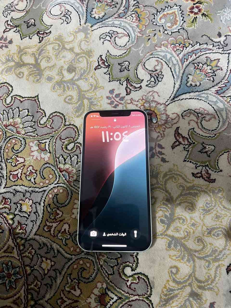 السلام عليكم ايفون ١٢ عادي مبدل بي بطاريه اصليه وكاله وبس هذا الضهر مكسور  ذاكرة ١٢٨ 
سعره ٢٥٠ بي مجال للتواصل ***********
