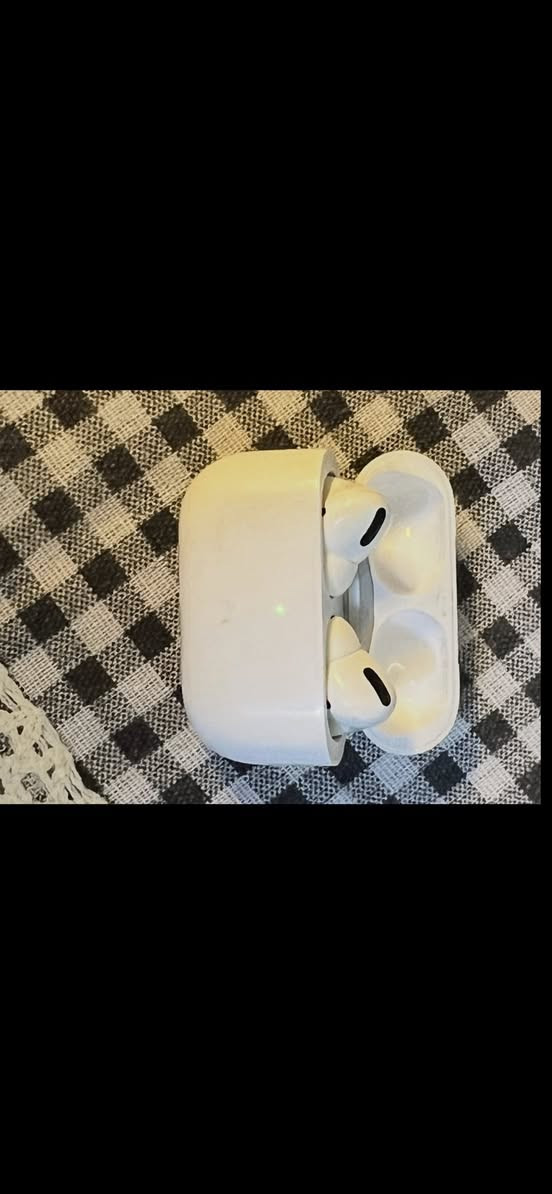 سماعه ايربود برو
سماعه ايربود برو 📱 
نضافه 96‎%‎ 
بطاريه 100‎%‎ شحن يطول 5 ايام اكثر  
سعر 150 قفل 
استفسار اتصال 
‏‭***********
او وتساب 
مكان بغداد حي العامل
