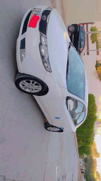 سيراتو موديل 2012 كير أوتوماتيك لون ابيض مكينه وكير مكفولات مواصفات/ تحكم استيرن جهتين / بلوتوث وحاكيه / اشاير بالمري ومري شفط / حساس خلفي / كاميرا / abs/ رقم اربيل دولي بشرط تحويل او وكاله بيها بنيد صبغ مرشوش بدون معجون والباقي كله مكفول من الصبغ والتبديل والسونار مرفق مع الصور تخم تاير نظيف تبريد ثلج السياره حلوة وجاهزه مبيها اي نقص السعر 104 للاستفسار الاتصال / *********** / مكان السيارة كفري ممتواجد عالنت
