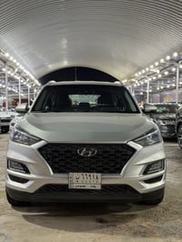 توكسان موديل 2019 مواصفات اعتياديه شاشه حساس كامره لد نهاري صور الحادث...