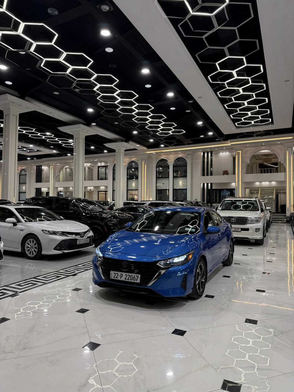 السلام عليكم 
للبيع نيسان سنترا ازرق 2024 SV
محرك 20 
ماشي 13 الف ميل 
صبغ جاملغ بدون دواخل و بدون ارباك 
وبيها راس بولند كارت صوره مرفق معا منشور 
سياره بدون تعديل و كلير أمريكي شرط 
جميع ارباكات شرط ماطاك 
سياره بدون شخوط و رصعات و بقصات 
سياره مرقم أربيل جديد هزة و سنويه كلها جديد 
سياره تحويل غرامات شرط 
ملاحظة صوار حادث موجوده في المنشور 

السعر 143  ورقه ومجال قليل 
اي استفسار عن سيارة خاص مفتوح 
اخوكم ديار ابو عمر 
*********** 
***********
عنوان اربيل
