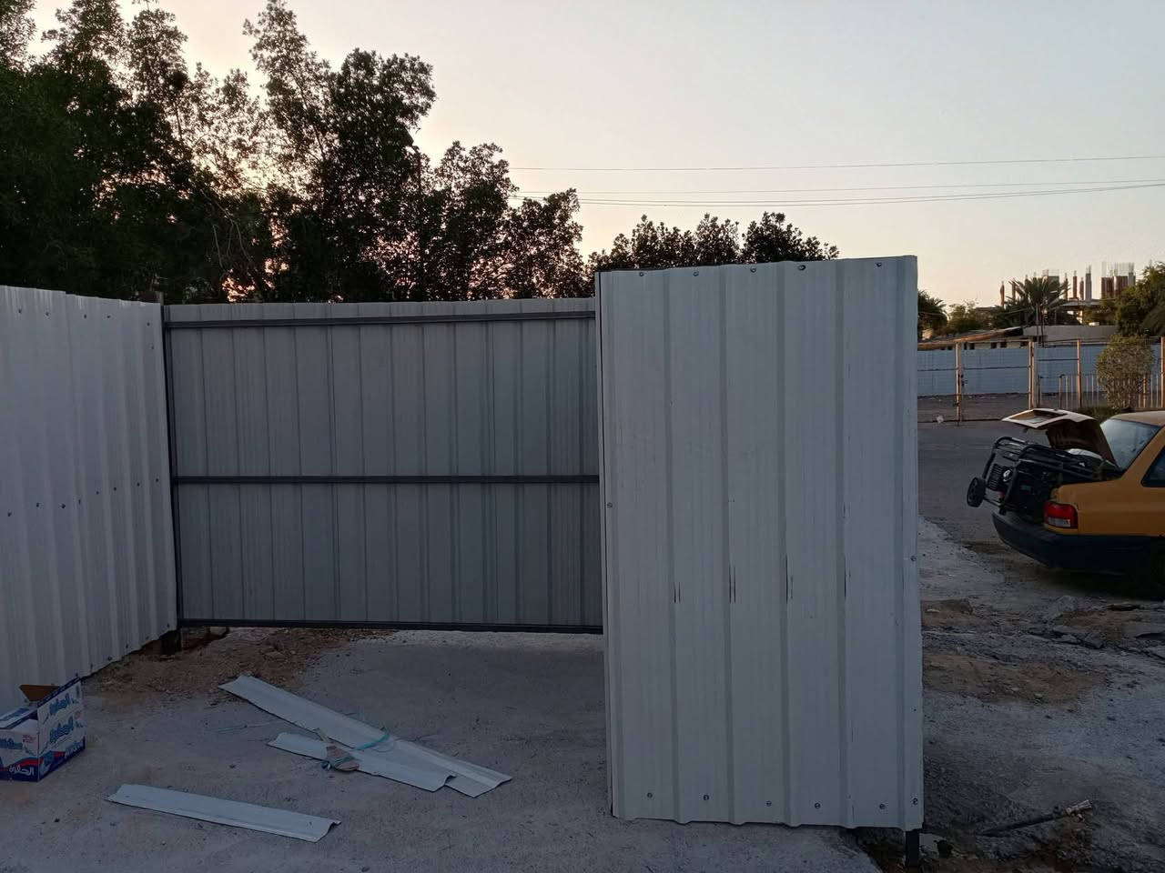 حداد متجول في بغداد لعمل كافة التصليحات والاعمال الموقعيه الخفيفه والثقيله ***********يوجد واتس اب على نفس الرقم شغل نضيف واسعار مناسبه مع الحجي للحدادة العامه كل الامور تمام
