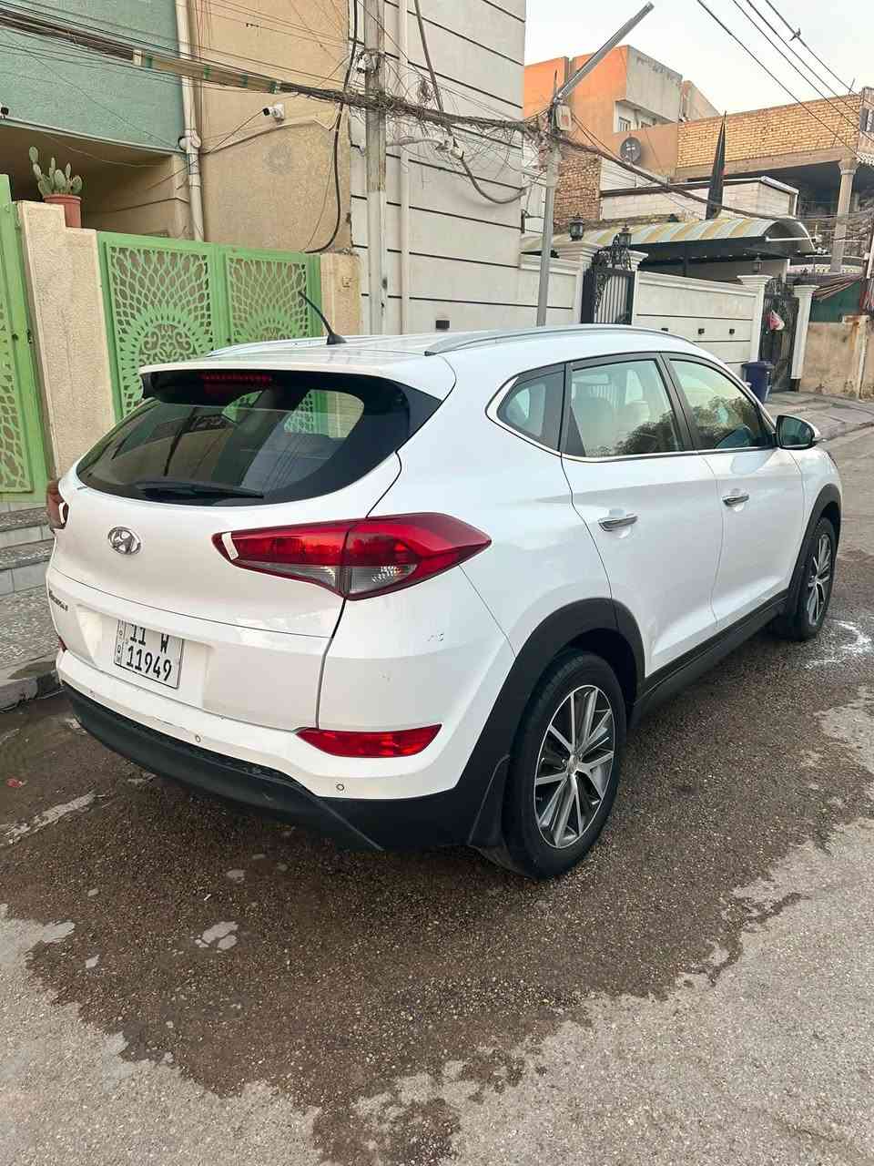 السلام عليكم
هونداي توكسان للبيع موديل 2016 خليجي 
بدون قطره صبغ سياره جديده كلش على ايدي 
مواصفات عاديه 
تحكم استيرن 
مري شفط 
سايد ابريك بل رجل 
سياره جديده ماناقصهه برغي 
رقم بغداد بأسمي 
بيهه شويه تگشير بل حافه مال بنيد فقط موضح بل صور 
السعر 148 وبيهه مجال 
مكان السياره بغداد 
***********
