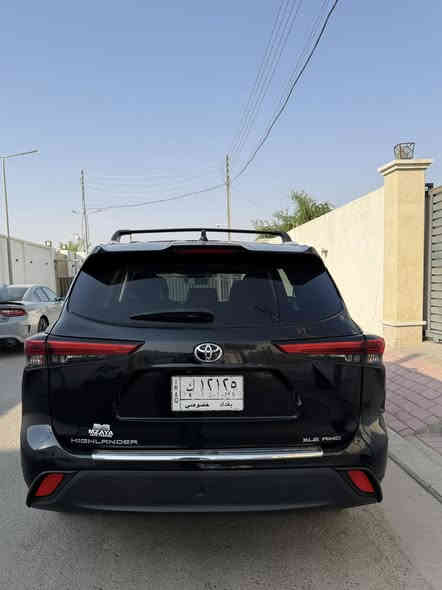 هايلندر XLE 2022 V6 فول مواصفاتAWD للبيع تفاصيلها كامله داخل الصور موضحة بعدها جديده بمعنى الكلمه ماشية 45 الف كيلو تعتبر كلين حادثها فقط تخريب جامه اماميه واكو بيها مكان كلش صغير صبغ مأشر علي بدائره صغيره بالصوره .
سعرها 33 الف وبي مجال.
مكان السياره الرمادي.
***********
