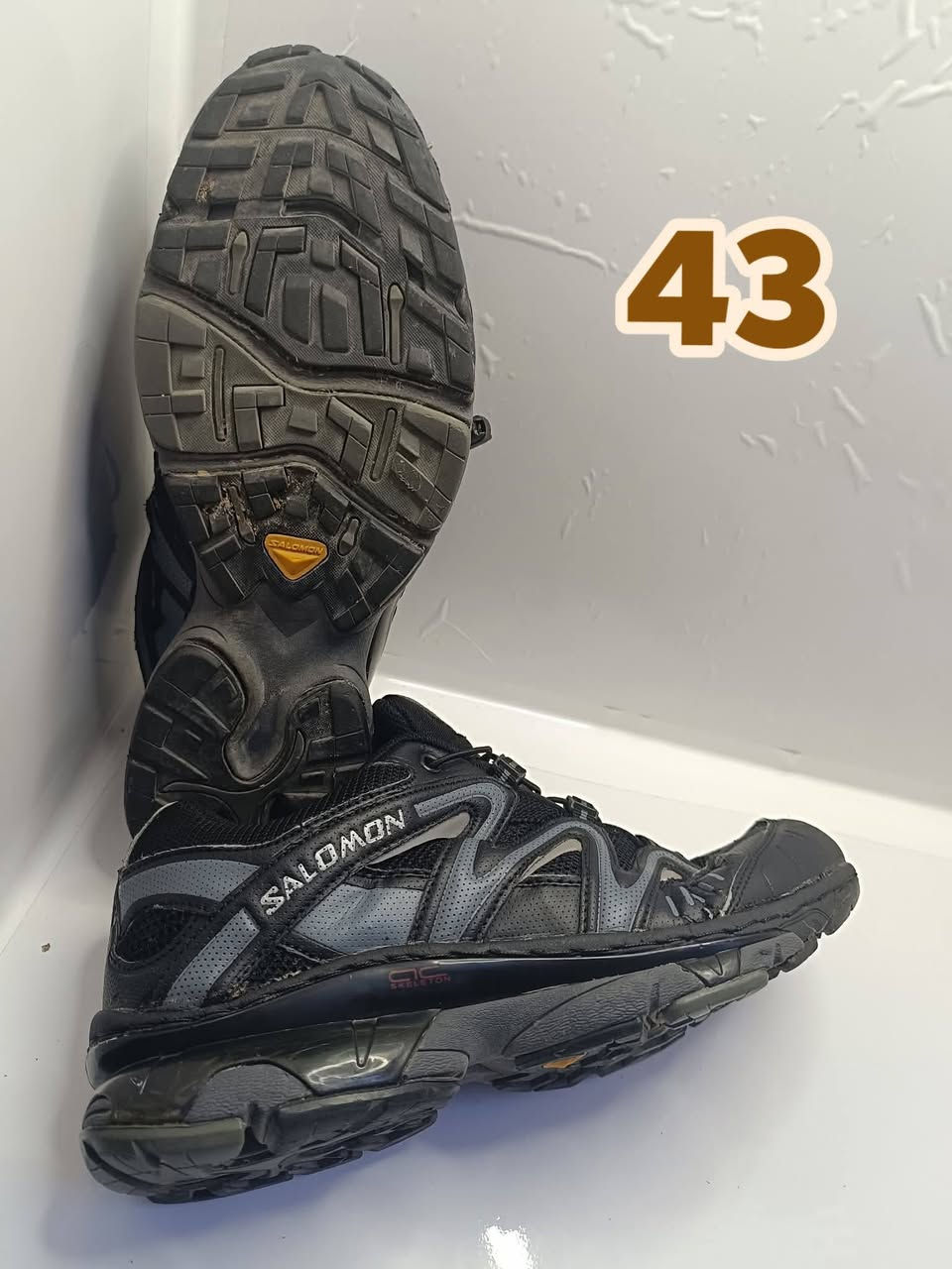 أحذية سلمون فقط اخر قطع ***********
