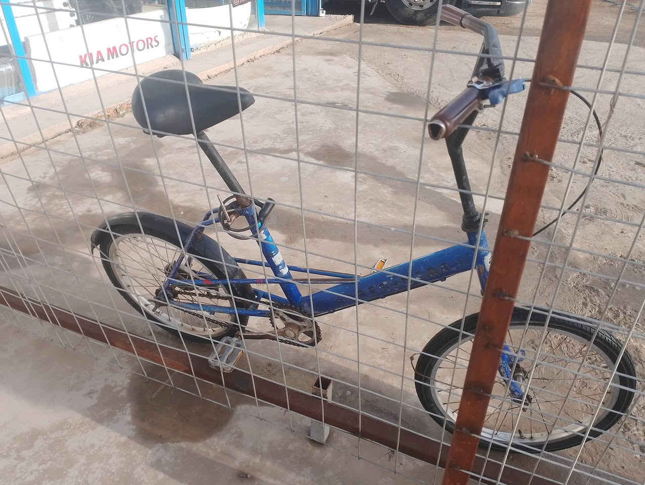 سلا عليكم باسكل لبيع ملكي تايرات نص عمر فول سعر 35 بي مجال عنوان بغداد العبيدي رقم ***********
