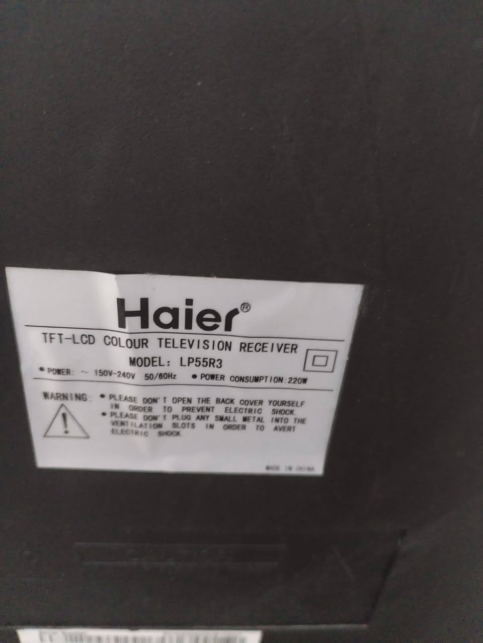 شاشة ماركة هايير للبيع حجم 55 بدون نت شغالة 💯💯 سعر 175 الف للتواصل اتصال او وات ساب ***********
