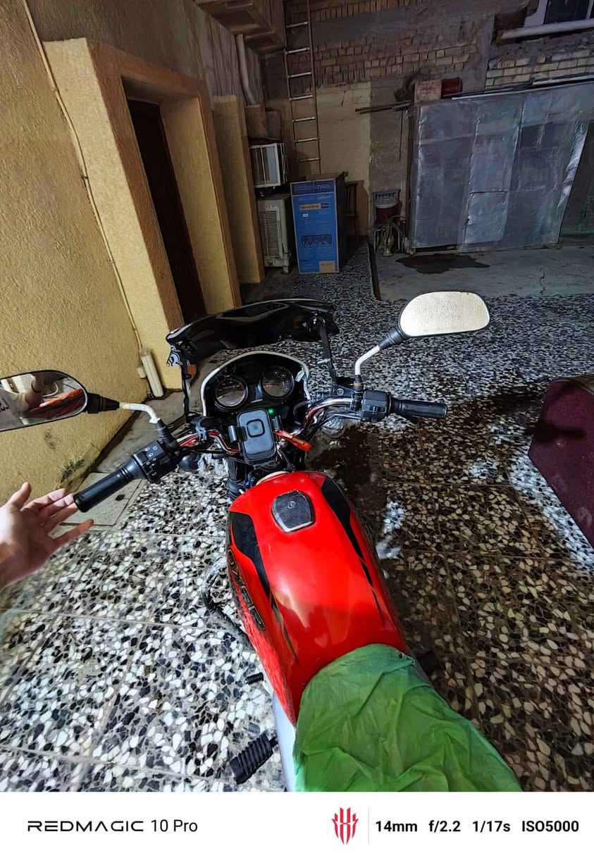 سلام عليكم دراجه للبيع بوكسر 2023رقم بغداد مامجفته دراجة كلش حلوه عنوان شهدا لبياع السعر على هاذا رقم ***********
