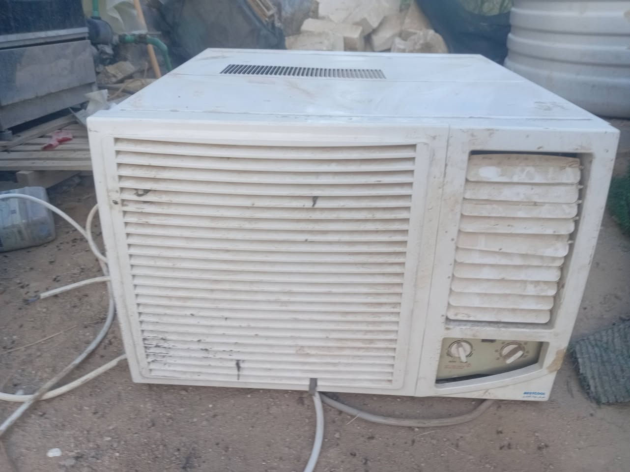السلام عليكم.  للبيع مكيف  لسعر ب 300 بمجال هذا رقمي ***********

