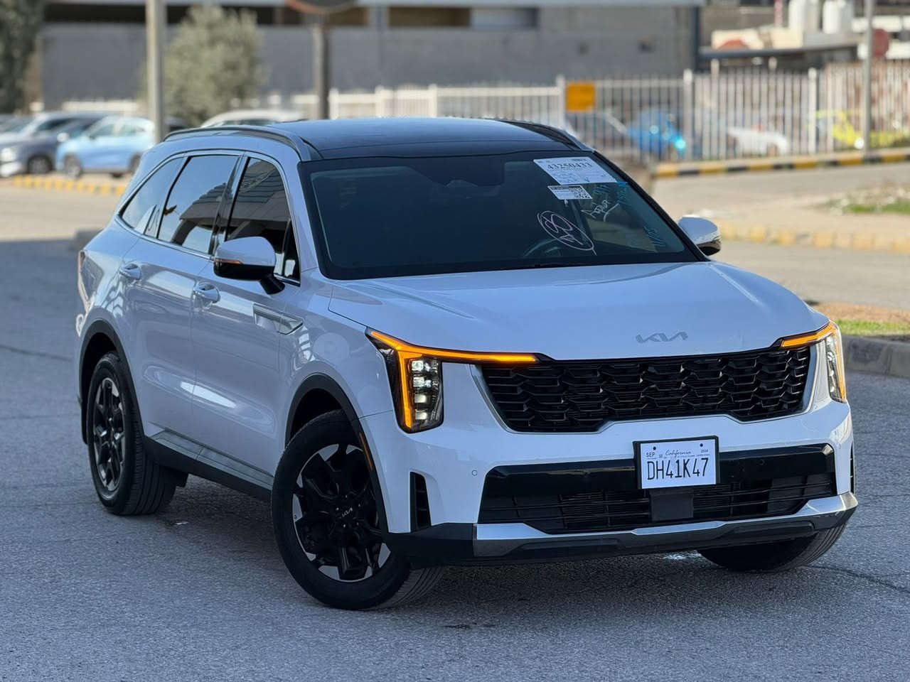 كيا سورنتو وارد أمريكي موديل 2024 محرك 2500GDI ماشيه 21 الف حادثه كلين تايتل مفتوحه دعاميه ولايتات مآلاته اجيت وشديتهن بدون ايرباك بدون صبغ بدون تبديل كله ليبل واحد موصفات فول 1/1 فه مالته S بصمه بنرامه كرسي كهرباء كراسي تدفى اشاير بل مري لايتات 4 عدسات لايتات زنون رادارات امامي وخلفي فور ويل تشغيل عن بعد 7 راكب قطعتين تبريد حته الكراسي اجتي من فصل فول  وسياره حيل جديده بل واقع احله من صور  VIP للتصال *********** ملاحضه سياره اي عمان تريده حره أو شهدا
