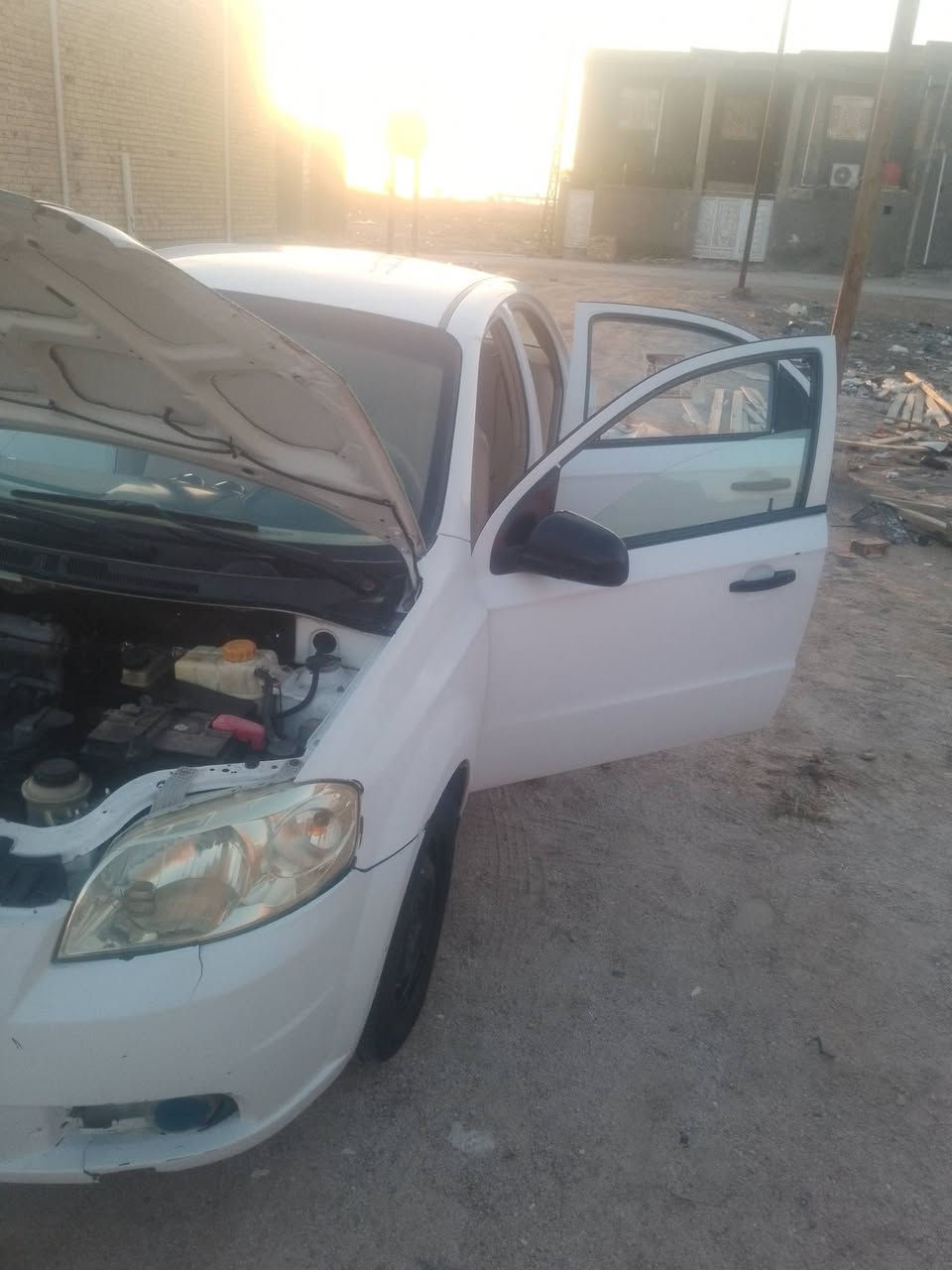 بسم الله تعالى 
سيارة للبيع افيو موديل 2010 محرك مفتوح السعر ***********
