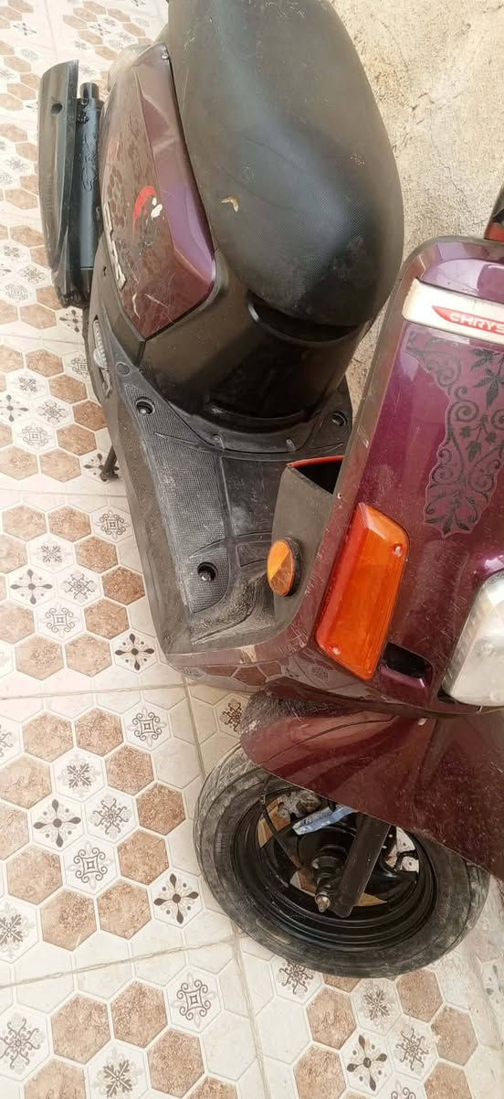 دراجه بوليس مسطره نوزل كلشي بيها شغال كهربائيات شغاله كلها محرك ناعم صالنصه رياضي دراجه نضيفه حيل مكفوله سعرها ٦٥٠ بيها مجال قليل المكان بابل قضاء القاسم***********
