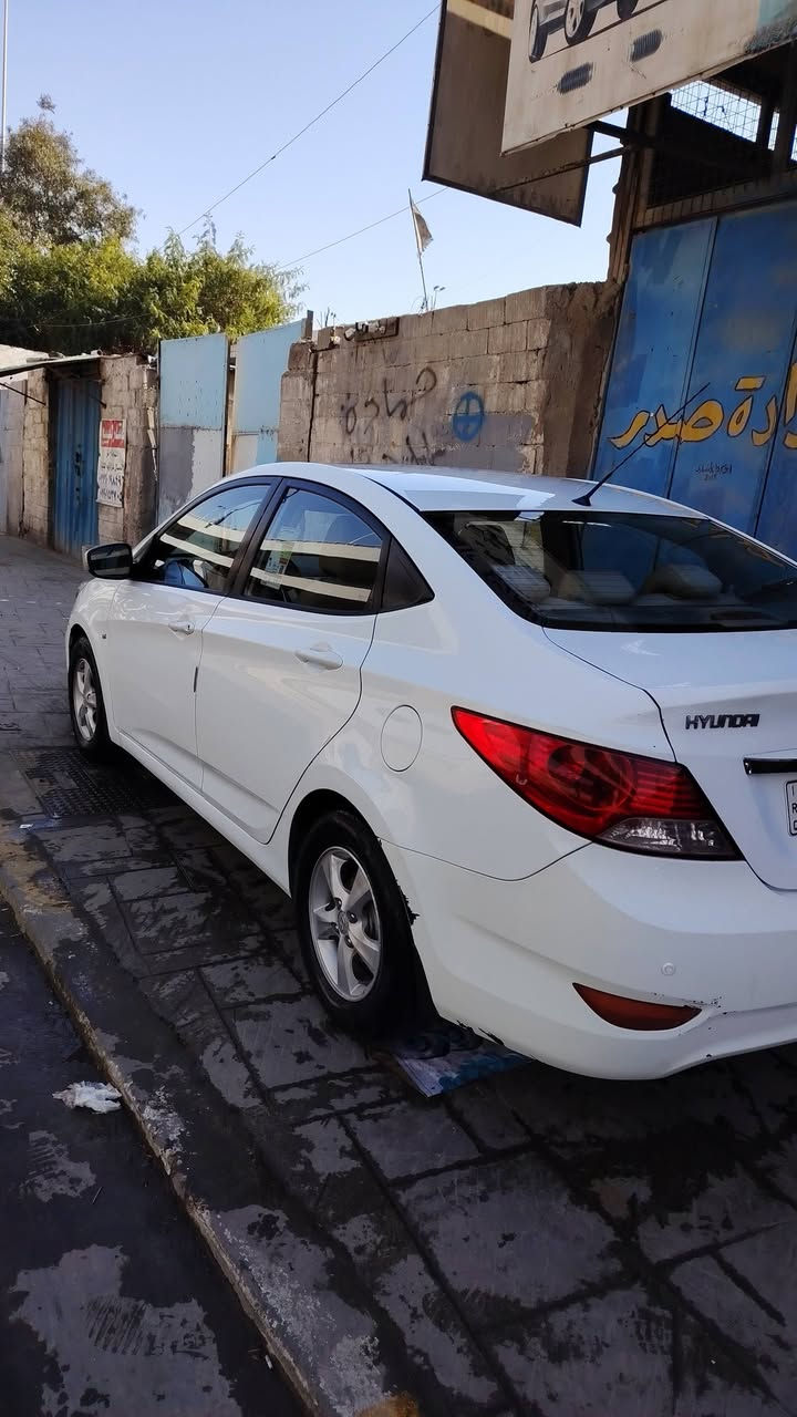 سلام عليكم هونداي اكسنت مضلع خليجي محرك ١٦٠٠ بلو
موديل 2012 سياره بيها ٣ قطع صبغ بدون داخل
سيارة جاهزه تبريد شغال
سياره مال بيت
رقم سنوية جديد تحويل ثاني يوم
مكان بغداد الاستفسار اكثر اتصل ع رقم ***********
