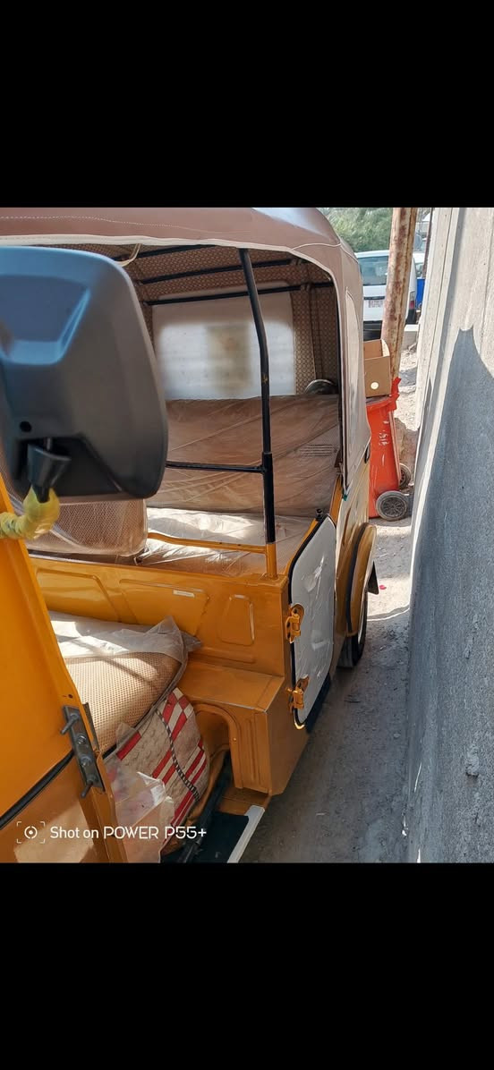 ‏سلام عليكم تكتك ‏￼ للبيع موديل 21 كفالة العامة بس مجفت  محرك مرقم بغداد ثاني يوم احولك سعر على هذا رقم ***********
