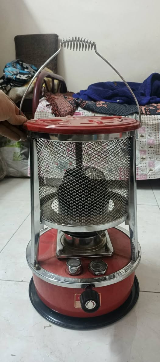 غراض نظيفة للبيع العنوان الكرادة الشرقية ***********
