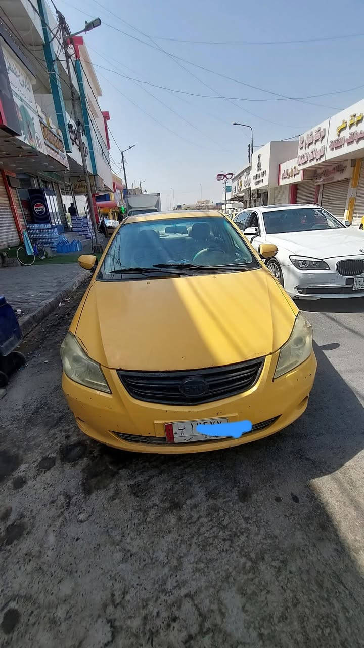 السلام عليكم
للبيع بي واي دي جي 3 2013 بصمة 
سنوية منتهية ب2024 شهر ال7 
كير محرك كورلا 1800 
تحوير درجة اولى 
رايدها ب35
***********
