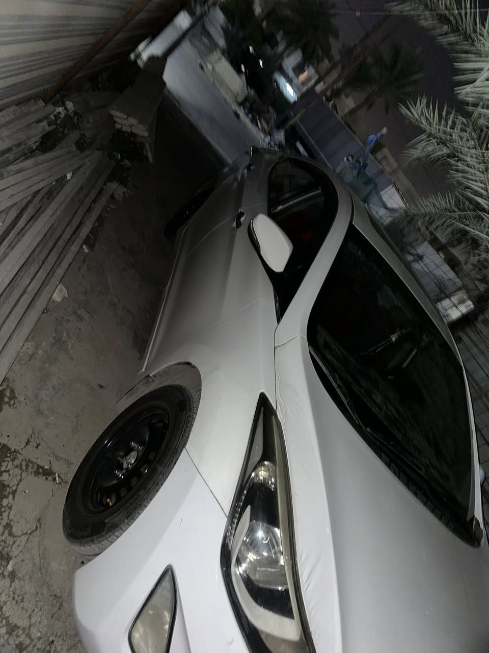 النتر الخليجي ١٥ تبريد قطعتين. فتحة سقف شاشه كامره   سوناره موجود بل منشور عندي بيه بارد باب سايق   مكينه كير  مكفولات 

السعر 120بيه مجال ***********عنوان بغدا غزاليه
